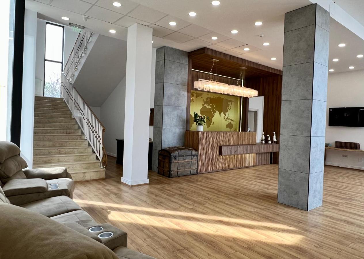 Bliss Inn Tunari Voluntari ภายนอก รูปภาพ