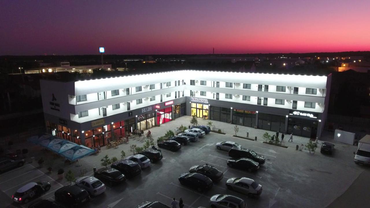 Bliss Inn Tunari Voluntari ภายนอก รูปภาพ